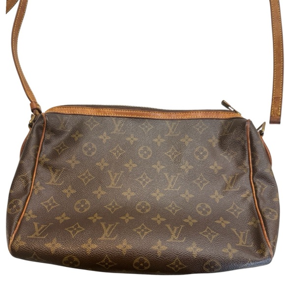 Louis Vuitton Medium Size Crossbody Shoulder Bag - Picture 3 of 10